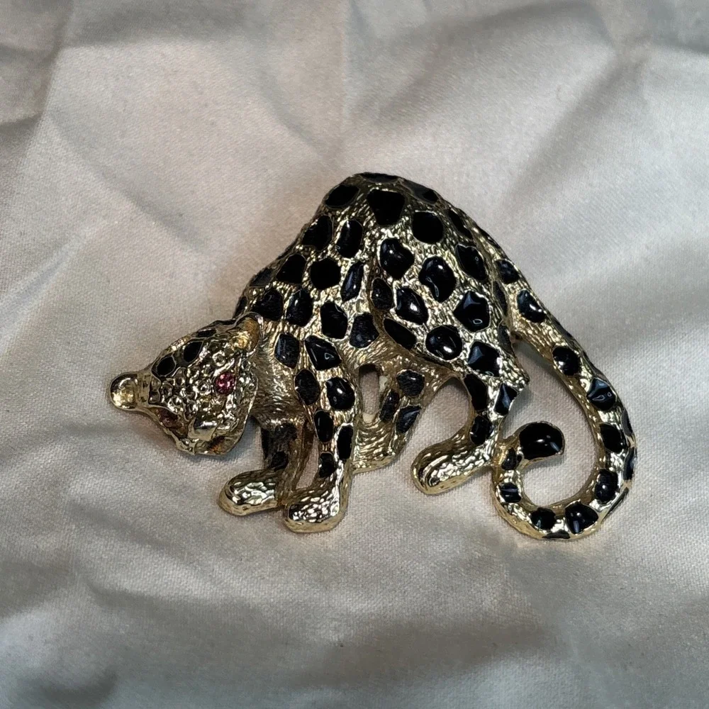 Vtg Park Lane Gold Tone & Enamel Cheetah Jaguar Leopard Pin Pendant ~ Book Piece